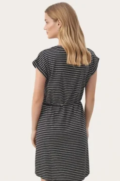 Part Two - Mabels mekko, dark navy stripe