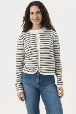 Part Two Pavline neuletakki