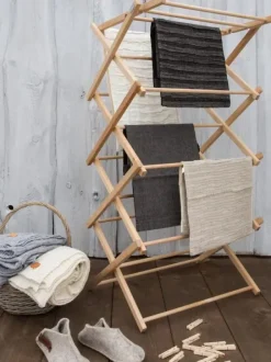 Pesuliisu - puinen pyykkiteline, korkea