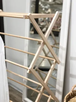 Pesuliisu - puinen pyykkiteline, leveä