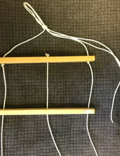 Pesuliisu - pyykkinaru vaalealla narulla