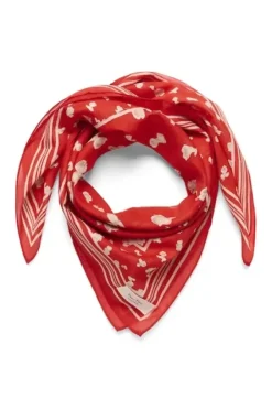 Part Two Phi huivi, red mars blurred flower