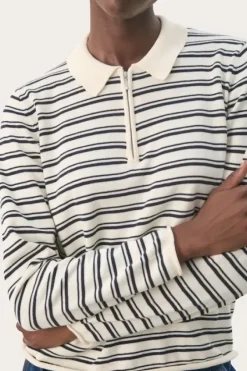 Part Two Putu raitaneule, dark navy stripe