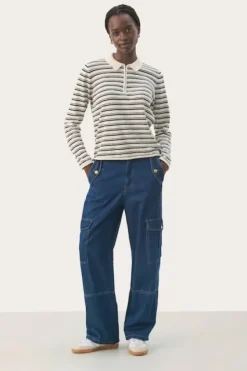 Part Two Putu raitaneule, dark navy stripe