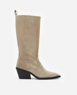 Flattered Ripaus rock-henkeä näillä naisellisilla bootseilla!