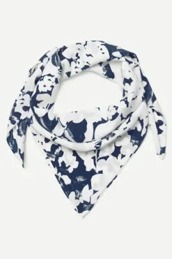 Samsoe&Samsoe - Hailan silkkihuivi, Flora blue