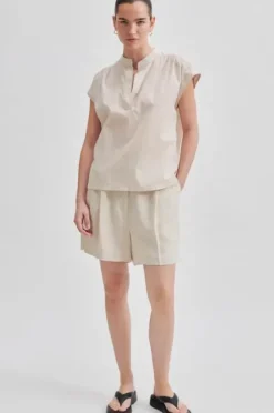 Second Female - Sittasol toppi, pumice stone