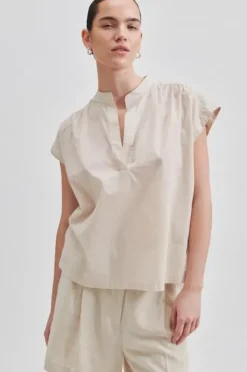 Second Female - Sittasol toppi, pumice stone