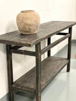 Snowdrops Copenhagen - pitkä sivupöytä hyllyllä #802, black