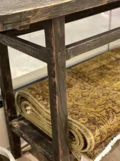 Snowdrops Copenhagen - pitkä sivupöytä hyllyllä #722, black