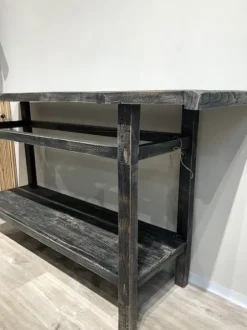 Snowdrops Copenhagen - pitkä sivupöytä hyllyllä #723, black