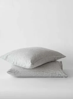 Tell Me More - pellavaiset raitatyynynpäälliset (2kpl), grey/white 50x70