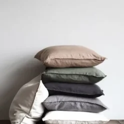 Tell Me More - Valkoinen pellavatyynynpäällinen, 50x50 cm