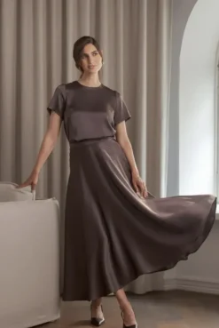 Original Story Tina leveähelmainen satiinihame, dark chocolate