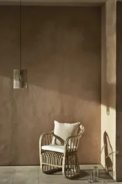 Tine K Home – lieriö rottinkivalaisin kattoon