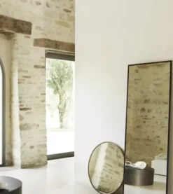 Tine K Home – pyöreä peili 70 cm, honey gold