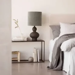 Tine K Home – pöytävalaisin curve, savu