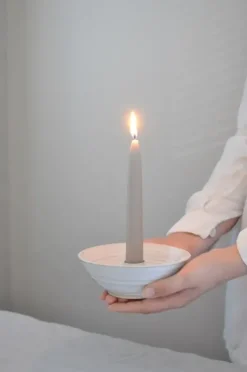 Tuias - Kynttiläkuppi mini kruunukynttilälle, valkoinen