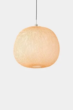 Ay illuminate Tunnelmaa tilaan kuin tilaan upeiden valaisimien kautta <3