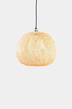 Ay illuminate Tunnelmaa tilaan kuin tilaan upeiden valaisimien kautta <3