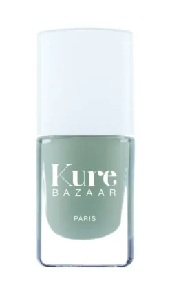 Kure Bazaar Viimeistele lookisi kauniilla kynsilakan sävyillä!