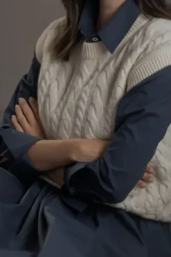 Original Story Vivian palmikkoneuleliivi, cream