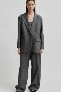 Second Female Waleria bleiseri, black