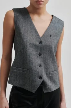 Second Female Waleria liivi, black