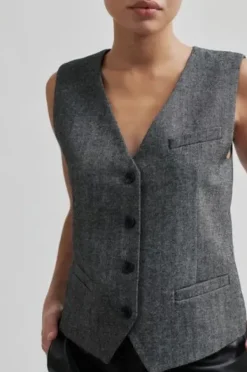 Second Female Waleria liivi, black