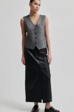 Second Female Waleria liivi, black