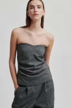 Second Female Waleria toppi, black