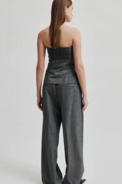 Second Female Waleria toppi, black