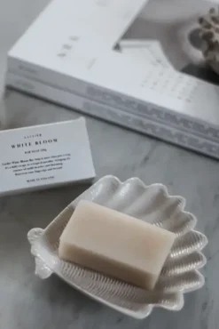 Lavliér White Bloom palasaippua 120g